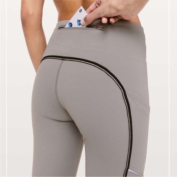 Lululemon Women's Size 4 Speed Up Reflective  Metallic Leggings Grey Pockets - Picture 4 of 13